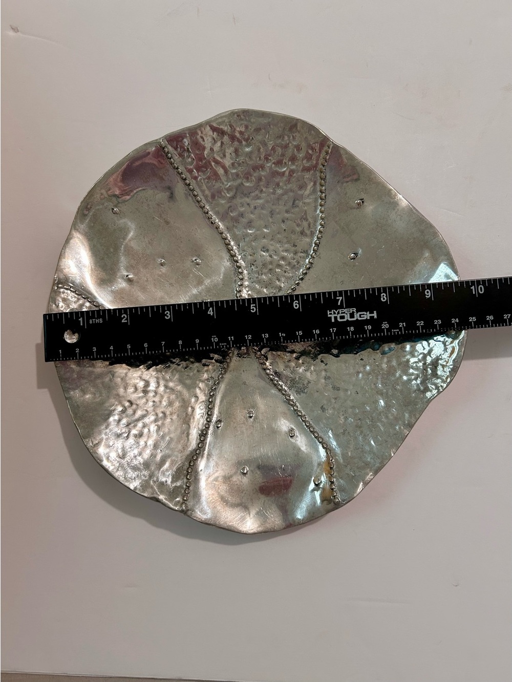 Mariposa 10” Sand Dollar Plate Tray